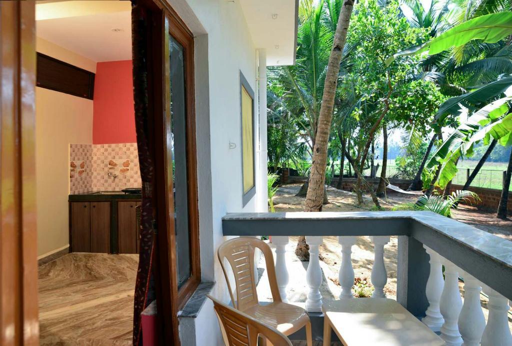 Palm Shades Spring Hotel Benaulim Exterior photo